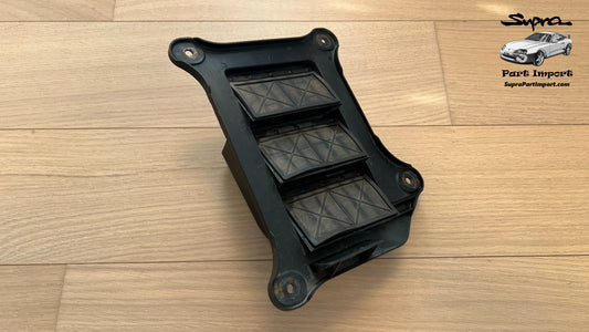 *DISCO* JZA80 Supra Genuine OEM RH Quarter Vent Duct Assy (62930-14050)