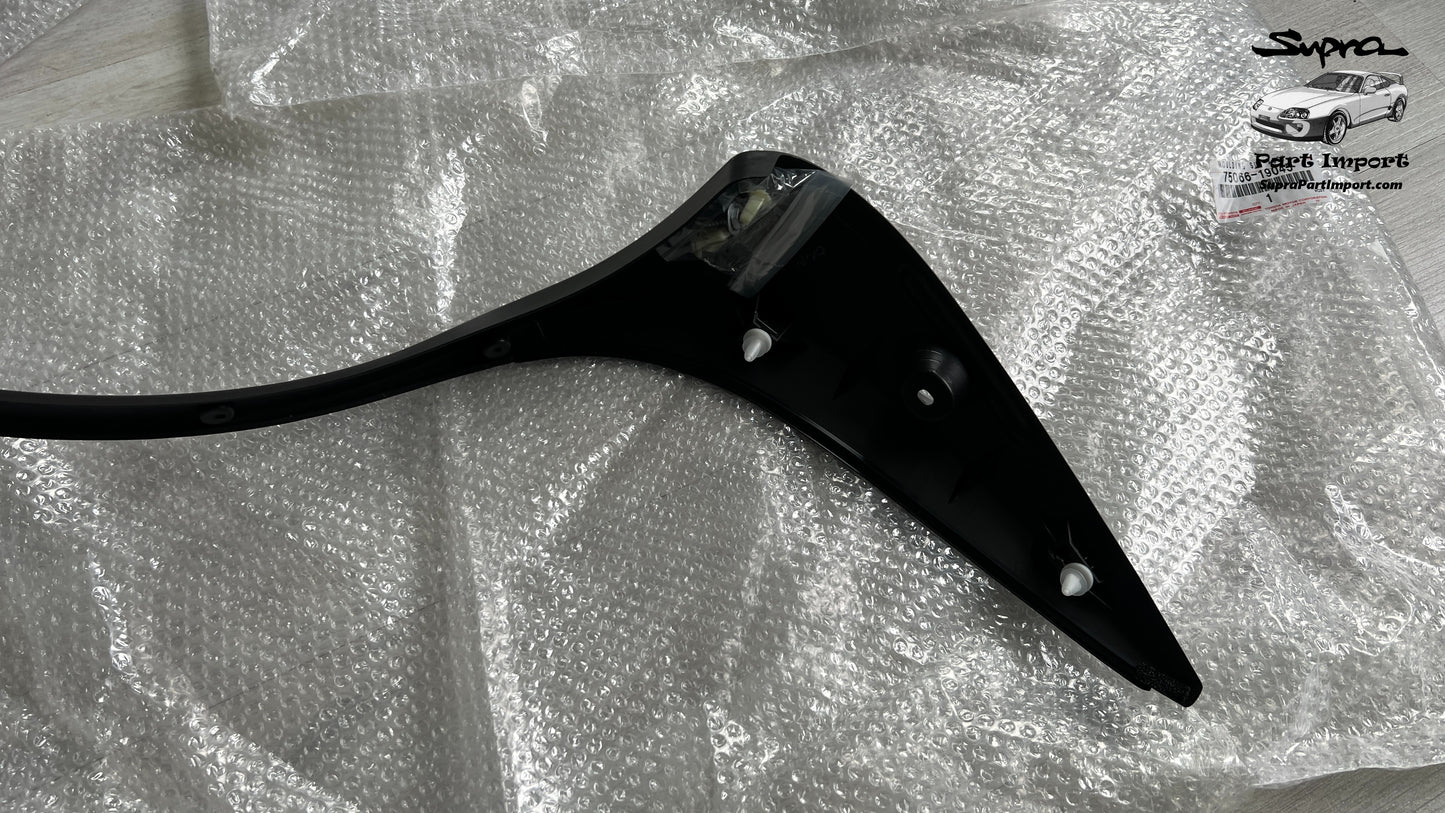 *NEW* JZA80 Supra Genuine OEM Front/Rear Fender Moulding Sub-Assy Set (75065-19045 + 75601-19055 + 75066-19045 + 75602-19055)