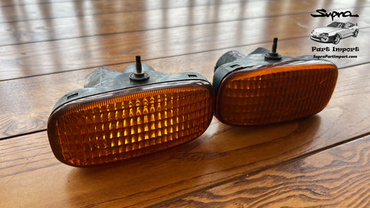*DISCONTINUED* JZA80/MK4 Supra Genuine OEM LHD/RHD S1 Front Turn Signal Set (81511-14370 + 81521-14370)