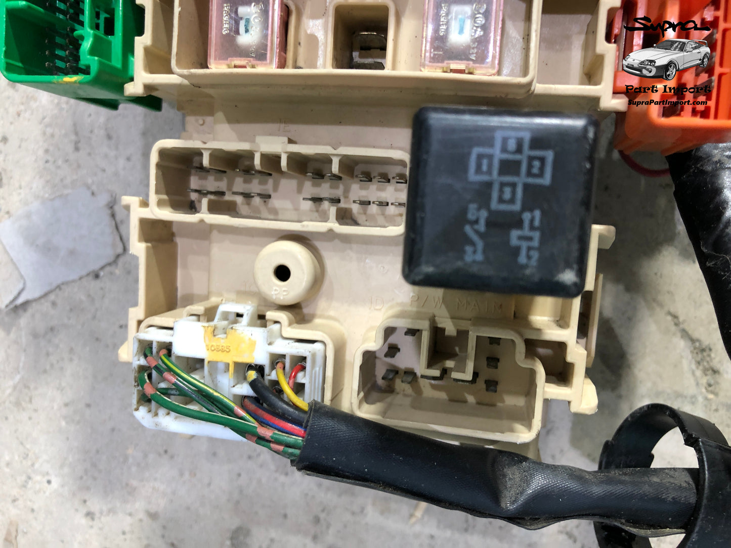 JZA80 Supra RHD JDM GZ-Spec Prefacelift Interior Wiring with Fuse Box and Electronic Modules